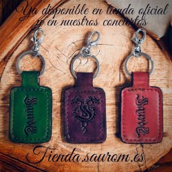 LLAVERO MORADO DE PIEL ARTESANAL
